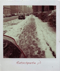 2011_12_22_schneefahrbahn2